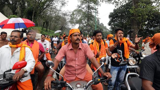 Sabrimala Achara Samrakshan Samiti protest at Nilakkal Base camp in Pathanamthitta against the lifting of ban by Supreme Court on the entry of women of menstruating age inside the Sabarimala temple.(HT file photo)