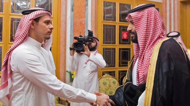 A handout picture provided by the Saudi Press Agency (SPA) on October 23 shows Saudi Crown Prince Mohammed bin Salman meeting with family members of slain journalist Jamal Khashoggi in Riyadh.(AFP Photo)