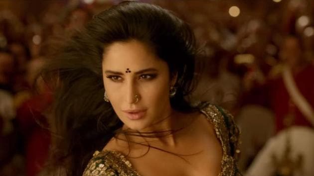 Katrina Kaif plays dancer Suraiyya who stuns everyone in Thugs of Hindostan.