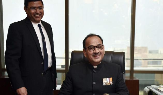 FILE PHOTO: Alok Verma and Rakesh Asthana. The government finally decided to step into the ongoing war within the Central Bureau of Investigation by, effectively, removing the squabbling Nos. 1 and 2 of the agency from the field of play, and appointing an interim chief.(Ravi Choudhary/HT PHOTO)