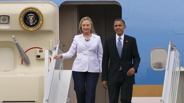 White House condemned the attempted violent attacks against former President Barack Obama (right) and Hillary Clinton.(Getty Images/File Photo)