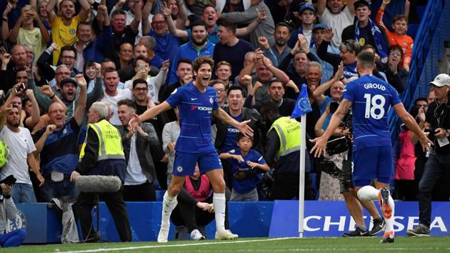 Chelsea's Marcos Alonso celebrates scoring their third goal with Olivier Giroud.(REUTERS) Chelsea's Marcos Alonso celebrates scoring their third goal with Olivier Giroud.(REUTERS)
