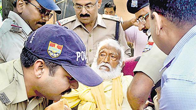 In this photo dated Oct 10, environmentalist G D Agarwal, who was on fast unto death since June 22, is being forcibly taken to the hospital. He died the next day.(PTI) In this photo dated Oct 10, environmentalist G D Agarwal, who was on fast unto death since June 22, is being forcibly taken to the hospital. He died the next day.(PTI)