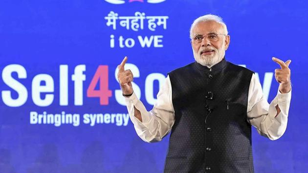 Prime Minister Narendra Modi interacting with the IT electronic manufacturing Professionals on Self4Society, at the launch of the "Main Nahin Hum" Portal & App, in New Delhi on October 24.(PTI Photo)