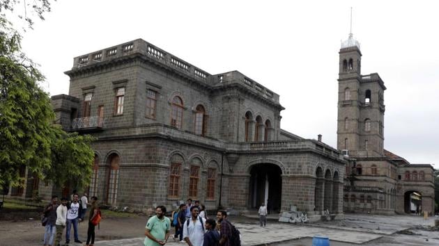 Many students of Savitribai Phule Pune University alleged that the papers had gone viral on social media, within 20 to 40 minutes of the examination. (HT FILE PHOTO) Many students of Savitribai Phule Pune University alleged that the papers had gone viral on social media, within 20 to 40 minutes of the examination. (HT FILE PHOTO)