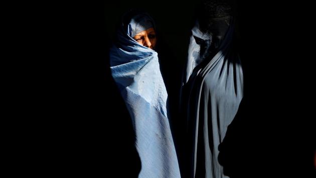 Afghan women wait in line to vote at a polling centre for the country’s legislative election in Kabul. (Omar Sobhani / REUTERS) Afghan women wait in line to vote at a polling centre for the country’s legislative election in Kabul. (Omar Sobhani / REUTERS)