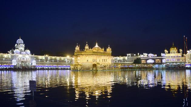 The Golden Temple on the eve of 484th birth anniversary of Guru Ram Das. (Sameer Sehgal/HT)