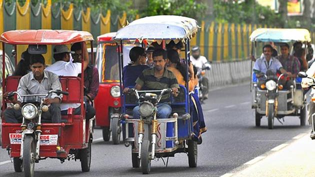 E-rickshaws, the three-wheelers that run at a speed of 25kmph, are fast emerging as an eco-friendly substitute to vehicles run on petrol, diesel and compressed natural gas (CNG). ((Sunil Ghosh/HT photo)) E-rickshaws, the three-wheelers that run at a speed of 25kmph, are fast emerging as an eco-friendly substitute to vehicles run on petrol, diesel and compressed natural gas (CNG). ((Sunil Ghosh/HT photo))