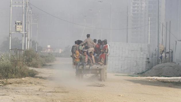 Delhi has been already reeling under ‘very poor’ air quality over the past three days and conditions are likely to deteriorate further over the weekend, CPCB’s forecasting system and SAFAR, which comes under the union ministry of earth sciences, has already said. (AP) Delhi has been already reeling under ‘very poor’ air quality over the past three days and conditions are likely to deteriorate further over the weekend, CPCB’s forecasting system and SAFAR, which comes under the union ministry of earth sciences, has already said. (AP)