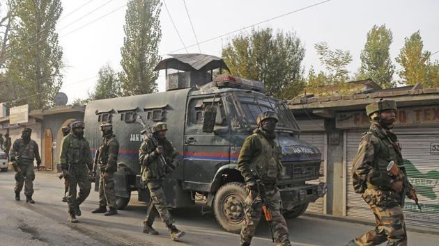 On Friday, a defence official said that an army soldier and two militants were killed in an encounter in Sopore, north Kashmir’s Baramulla district. A cordon and search operation began in the morning after forces were informed of militant presence in Malganipora area of the town. (Waseem Andrabi / HT Photo) On Friday, a defence official said that an army soldier and two militants were killed in an encounter in Sopore, north Kashmir’s Baramulla district. A cordon and search operation began in the morning after forces were informed of militant presence in Malganipora area of the town. (Waseem Andrabi / HT Photo)