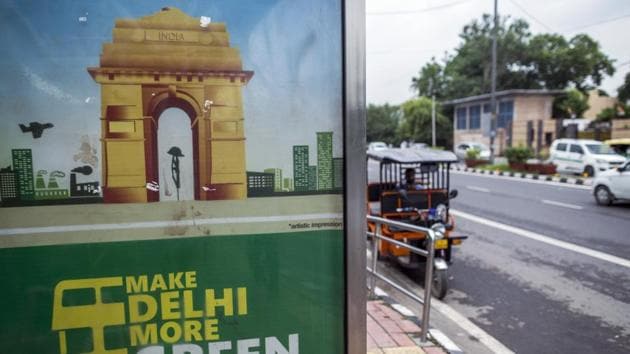 Then there’s the ameliorative effect that e-ricks have on the toxic air in India, home to 10 of the world’s most-polluted cities. .A total of 635,698 three-wheel vehicles were sold during the fiscal year that ended in March – a 24% increase from a year earlier, according to the Society of Indian Automobile Manufacturers. By comparison, about 3.3 million passenger cars were sold, mostly powered by petrol or diesel. (Prashanth Vishwanathan / Bloomberg) Then there’s the ameliorative effect that e-ricks have on the toxic air in India, home to 10 of the world’s most-polluted cities. .A total of 635,698 three-wheel vehicles were sold during the fiscal year that ended in March – a 24% increase from a year earlier, according to the Society of Indian Automobile Manufacturers. By comparison, about 3.3 million passenger cars were sold, mostly powered by petrol or diesel. (Prashanth Vishwanathan / Bloomberg)