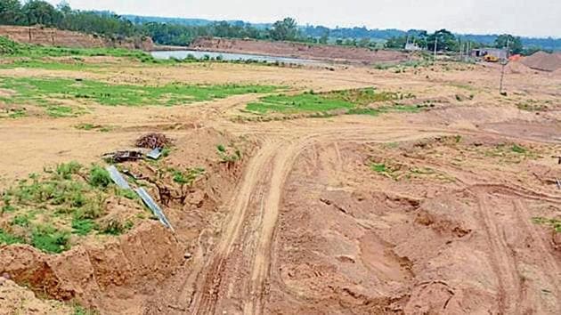 There has been a spurt in illegal mining cases in the district ever since the monsoon ban on mining has been lifted.(HT File)