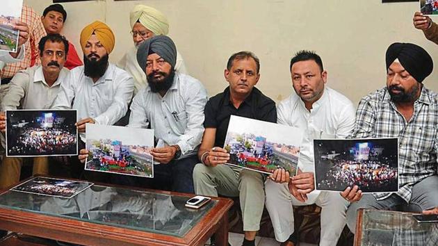 Congress councillors from Amritsar East constituency during a press conference at Circuit House on Friday.(HT Photo)