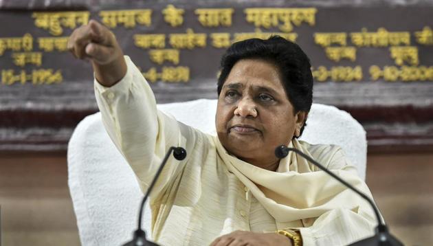 BSP chief Mayawati urged the Supreme Court to take cognisance of BJP chief Amit Shah’s comment that the courts cannot give orders that cannot be followed.(PTI/File Photo)