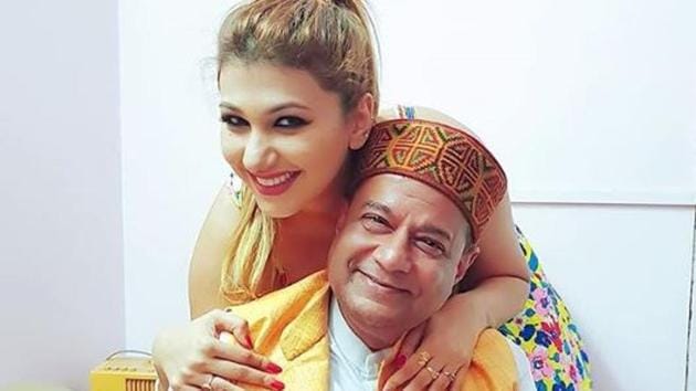 Ater confirming their relationship status to Salman Khan on Bigg Boss 12, Anup Jalota has now said he is not dating Jasleen Matharu.