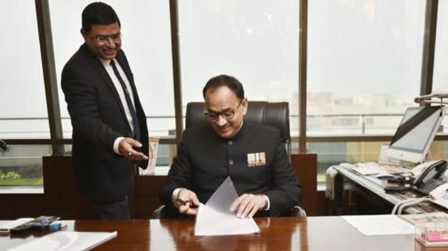 The Central Vigilance Commission (CVC) on Tuesday examined some CBI officials probing crucial cases which figured in special director Rakesh Asthana’s complaint of corruption against the probe agency’s chief Alok Verma, officials said. (HT/File Photo) The Central Vigilance Commission (CVC) on Tuesday examined some CBI officials probing crucial cases which figured in special director Rakesh Asthana’s complaint of corruption against the probe agency’s chief Alok Verma, officials said. (HT/File Photo)