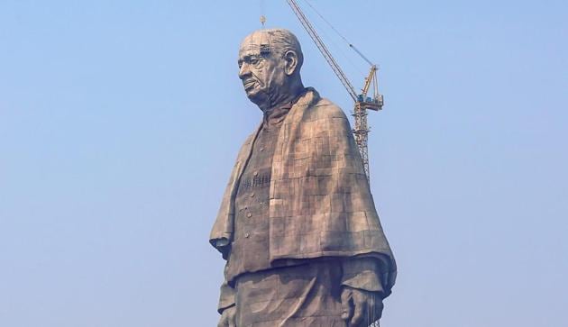 Final touches being given to the Statue of Unity at Kevadia, about 200 kilometers from Ahmadabad, Thursday, October 18, 2018. The 182-meter tall tribute to Indian freedom fighter Sardar Vallabhbhai Patel, will be inaugurated on Oct. 31 and is slated to be the world's tallest statue. (PTI Photo)(PTI)