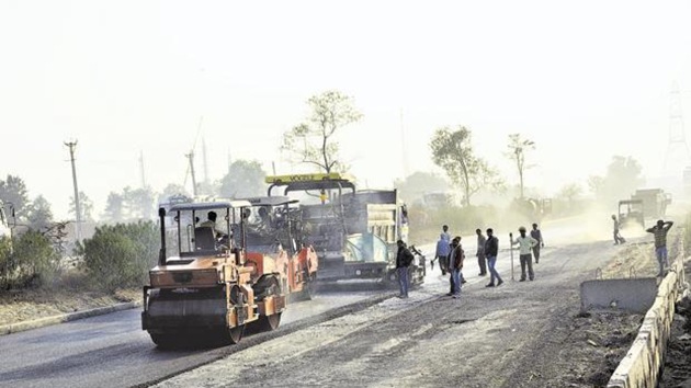 India jumped to the 77th spot in the ranking of countries by ‘ease of doing business’ on Wednesday, improving by 23 places over its 2017 standing on the back of reforms that made it easier to get construction permits, pay taxes and access electricity, according to the World Bank. (Mint Photo) India jumped to the 77th spot in the ranking of countries by ‘ease of doing business’ on Wednesday, improving by 23 places over its 2017 standing on the back of reforms that made it easier to get construction permits, pay taxes and access electricity, according to the World Bank. (Mint Photo)