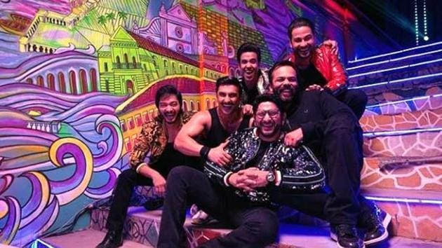 Ranveer Singh shared this pictures with Rohit Shetty, Arshad Warsi, Tusshar Kapoor, Shreyas Talpade and Kunal Kemmu.(Instagram)