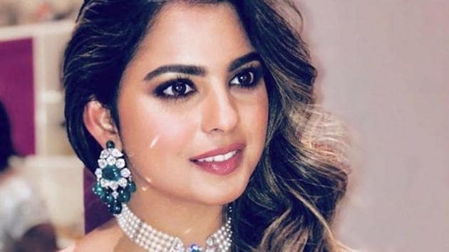 Isha Ambani is a big fan of fashion designers Abu Jani and Sandeep Khosla and has worn many lehengas from their label. (Instagram)