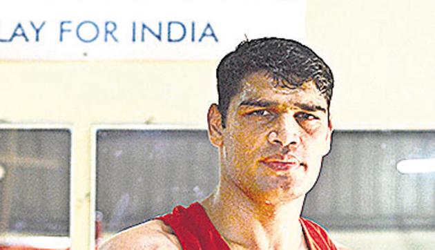 Sathish Kumar during the practice session of National level boxing championship in Pune on Tuesday.(SHANKAR NARAYAN/ HT PHOTO)