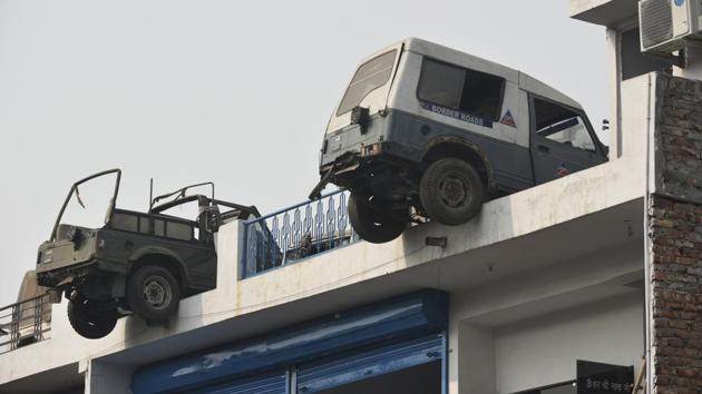 Scrap vehicles are seen parked on a terrace of a building at Mayapuri in Delhi on November 01, 2018. (Biplov Bhuyan / HT Photo) Scrap vehicles are seen parked on a terrace of a building at Mayapuri in Delhi on November 01, 2018. (Biplov Bhuyan / HT Photo)