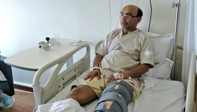 Dr Shashidhar Shree Niwas, a resident of Ansal Esencia society in Gurugram, was beaten up by two unidentified men around 9pm inside his condominium. (HT Photo) Dr Shashidhar Shree Niwas, a resident of Ansal Esencia society in Gurugram, was beaten up by two unidentified men around 9pm inside his condominium. (HT Photo)