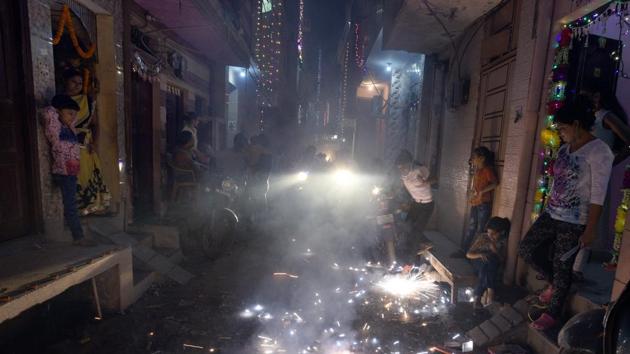The New Delhi Municipal Council issued a list of 54 spots that have been earmarked for resident to burst firecrackers (HT / File Photo) The New Delhi Municipal Council issued a list of 54 spots that have been earmarked for resident to burst firecrackers (HT / File Photo)