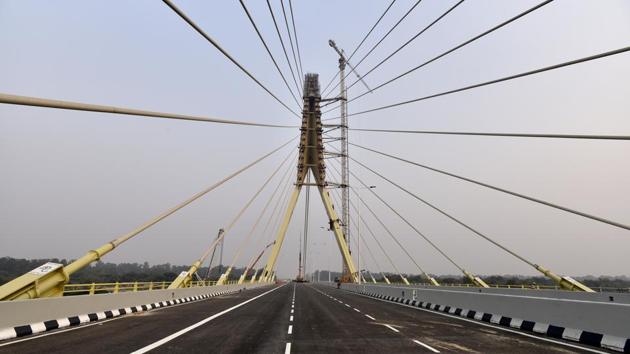 Announced in 2004, the bridge was initially estimated to cost around ₹494 crore. Later, it was projected to be completed at a modified estimate of ₹1,131 crore ahead of the 2010 Commonwealth Games, which were held in Delhi. (Ajay Aggarwal / HT Photo) Announced in 2004, the bridge was initially estimated to cost around ₹494 crore. Later, it was projected to be completed at a modified estimate of ₹1,131 crore ahead of the 2010 Commonwealth Games, which were held in Delhi. (Ajay Aggarwal / HT Photo)