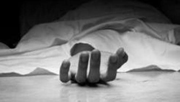 A 14-year-old boy, allegedly employed as a child labourer, fell to his death from the fourth floor in a residential society of Greater Noida.(HT File Photo/Representational Image)