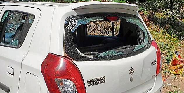 One of the cars which was vandalised during the incident in Sasane nagar on Sunday (HT/PHOTO) One of the cars which was vandalised during the incident in Sasane nagar on Sunday (HT/PHOTO)