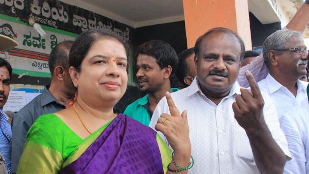 Karnataka chief minister HD Kumaraswamy’s wife Anitha Kumaraswamy is the JD(S) candidate from Ramanagaram constituency.(Burhaan Kinu/ HT Photo)