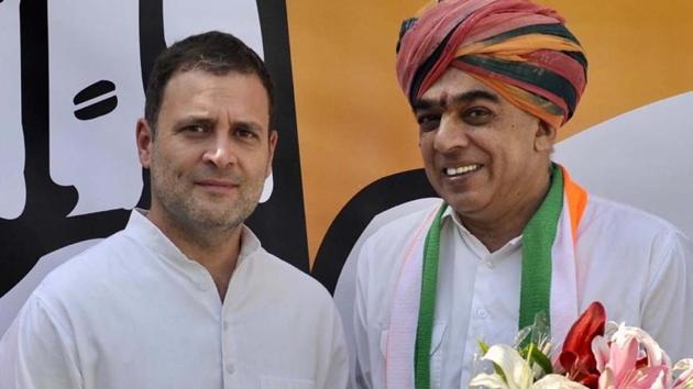 After joining Congress in October, veteran BJP leader Jaswant Singh’s son, Manvendra Singh (right) had said that no one from his family will contest the Rajasthan assembly elections.(HT File)