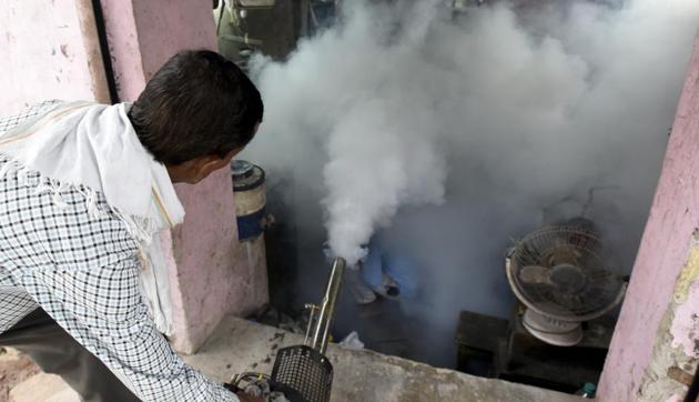 Rajasthan health department officials have been directed to start anti-larvae activities and locate dengue cases.(HT FIle / Representative Photo)