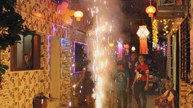 On Diwali, 96 officials of the Municipal Corporation of Gurugram will be deployed across the city to check violations such as waste burning, dumping of construction waste. (HT Photo) On Diwali, 96 officials of the Municipal Corporation of Gurugram will be deployed across the city to check violations such as waste burning, dumping of construction waste. (HT Photo)