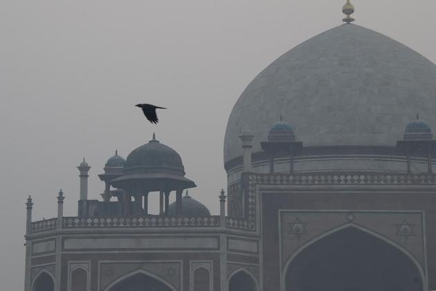Haze caused by smog around Humayun’s tomb (AFP)