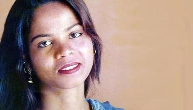 Asia Bibi, a Pakistani Christian woman who spent eight years on death row for blasphemy, has been freed from jail and is believed to have already flown out of the city of Multan where she was being held, heading for an unknown destination, her lawyer said on November 8, 2018.(AFP)