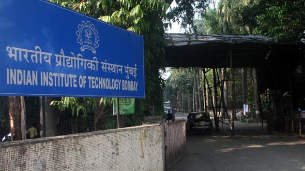 Faculty from the country’s best engineering colleges will work as mentors with hundreds of engineering colleges across the country that are laggards in terms of teaching techniques and curriculum, and which do not have enough and high-quality faculty.(HT File Photo) Faculty from the country’s best engineering colleges will work as mentors with hundreds of engineering colleges across the country that are laggards in terms of teaching techniques and curriculum, and which do not have enough and high-quality faculty.(HT File Photo)