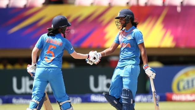 Harmanpreet Kaur (R) shakes hands with Jemimah Rodrigues during India’s match against New Zealand(ICC)