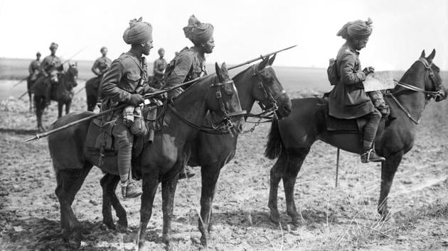 Forward scouts of the 9th Hodson's Horse, an Indian cavalry regiment, near Vraignes, France.(GL Archive/Alamy Stock Photo)
