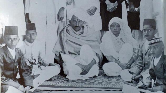 Mohandas Karamchand Gandhi and Kasturba at a reception given in Ahmedabad in 1915. Gandhi returned to India from South Africa that year(Universal History Archive/UIG via Getty Images)