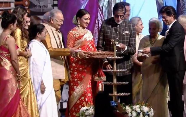 Amitabh Bachchan inaugurates the 24th edition of Kolkata International Film Festival.