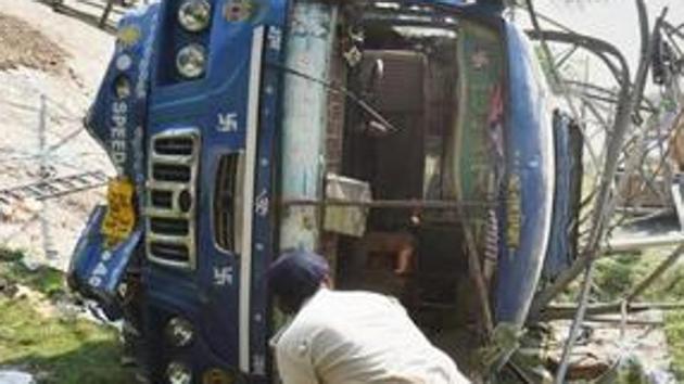 roadways bus collided with an SUV on Delhi- Badaun highway near Gunnaur area in Sambhal. (representative picture) (HT File Photo)