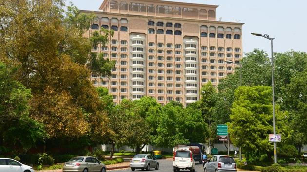 Narendra fell at the back of the hotel building, close to the swimming pool. An electrician at the hotel was going to check the electric channel when he spotted the guest lying injured and unconscious on the ground(HT File Photo) Narendra fell at the back of the hotel building, close to the swimming pool. An electrician at the hotel was going to check the electric channel when he spotted the guest lying injured and unconscious on the ground(HT File Photo)