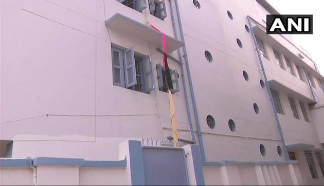 Four minor girls used their ‘dupattas’ as a rope to climb down the second-floor balcony of a government-funded shelter home in Patna and escaped early Sunday. (ANI/Twitter) Four minor girls used their ‘dupattas’ as a rope to climb down the second-floor balcony of a government-funded shelter home in Patna and escaped early Sunday. (ANI/Twitter)