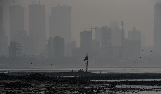 Post Diwali, Mumbai’s air quality improved to ‘moderate’ on Sunday. (HT Photo) Post Diwali, Mumbai’s air quality improved to ‘moderate’ on Sunday. (HT Photo)
