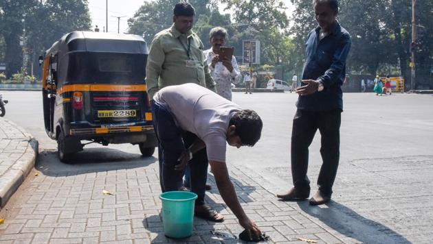 In Pune, those who spit on roads will now have to clean it | Mumbai news -  Hindustan Times