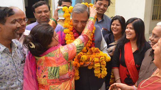 MLA Surender Pareek greeted by supporters upon being given ticket for assembly elections, at his home , in Jaipur, on Monday, 12 November 2018. (HT Photo) MLA Surender Pareek greeted by supporters upon being given ticket for assembly elections, at his home , in Jaipur, on Monday, 12 November 2018. (HT Photo)