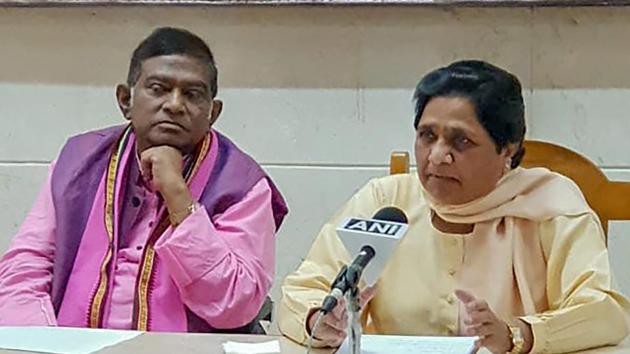 BSP supremo Mayawati and Janata Congress (Chhatisgarh) President Ajit Jogi during a press conference.(PTI)