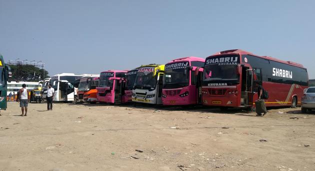 Private busses at Sangamwadi Bridge, Shivaji Nagar in Pune. MSRTC had announced its festive fare hike and increased the ticket fare by 10 per cent(Rahul Raut/HT PHOTO)